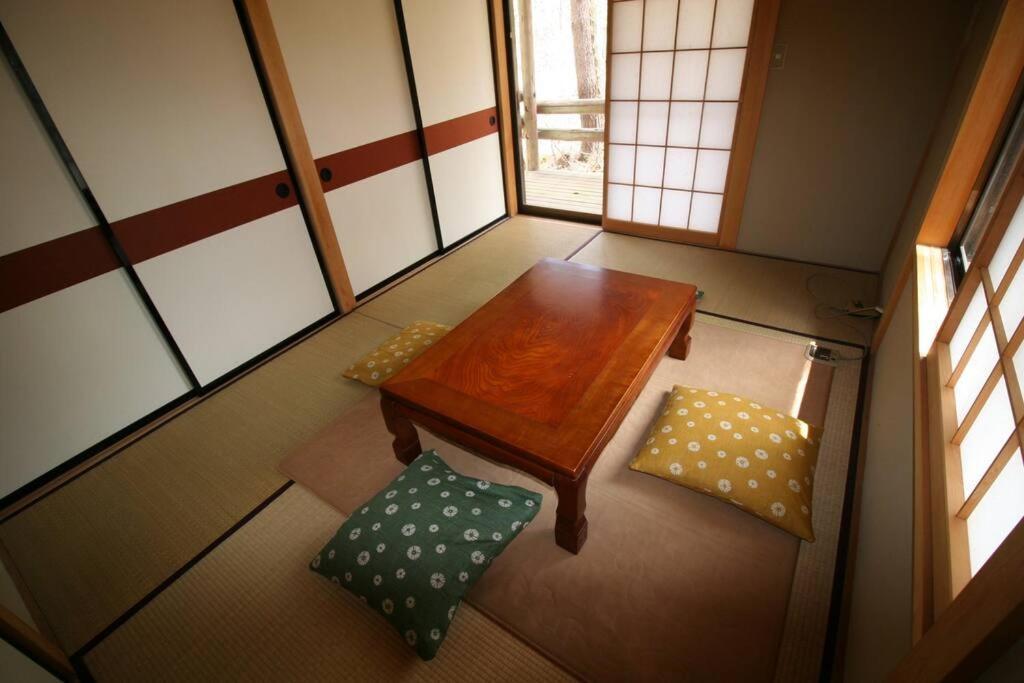 北軽井沢の貸別荘一棟貸し切り-庭とウッドデッキつき Azumaiokozan Eksteriør billede