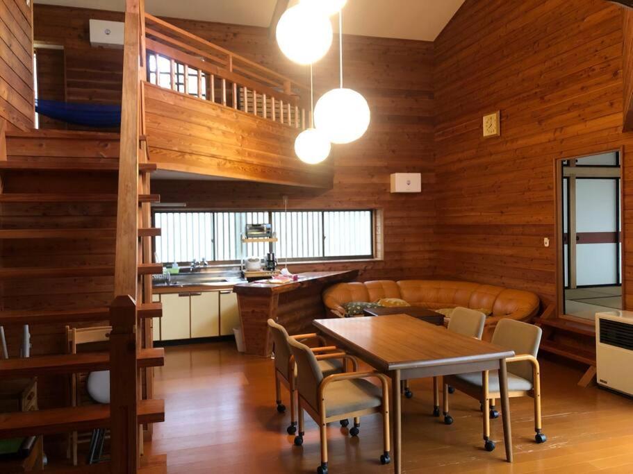 北軽井沢の貸別荘一棟貸し切り-庭とウッドデッキつき Azumaiokozan Eksteriør billede