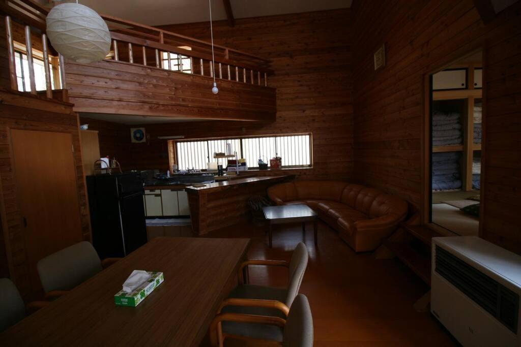北軽井沢の貸別荘一棟貸し切り-庭とウッドデッキつき Azumaiokozan Eksteriør billede